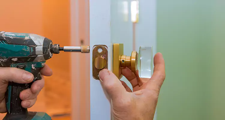 Broken Door Knob Fix in San Leandro, CA