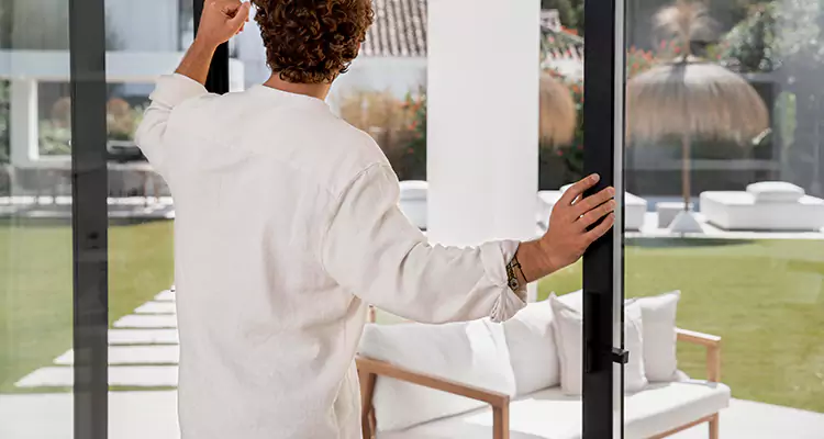Sliding Screen Door Maintenance for Closing Issues in San Leandro, CA